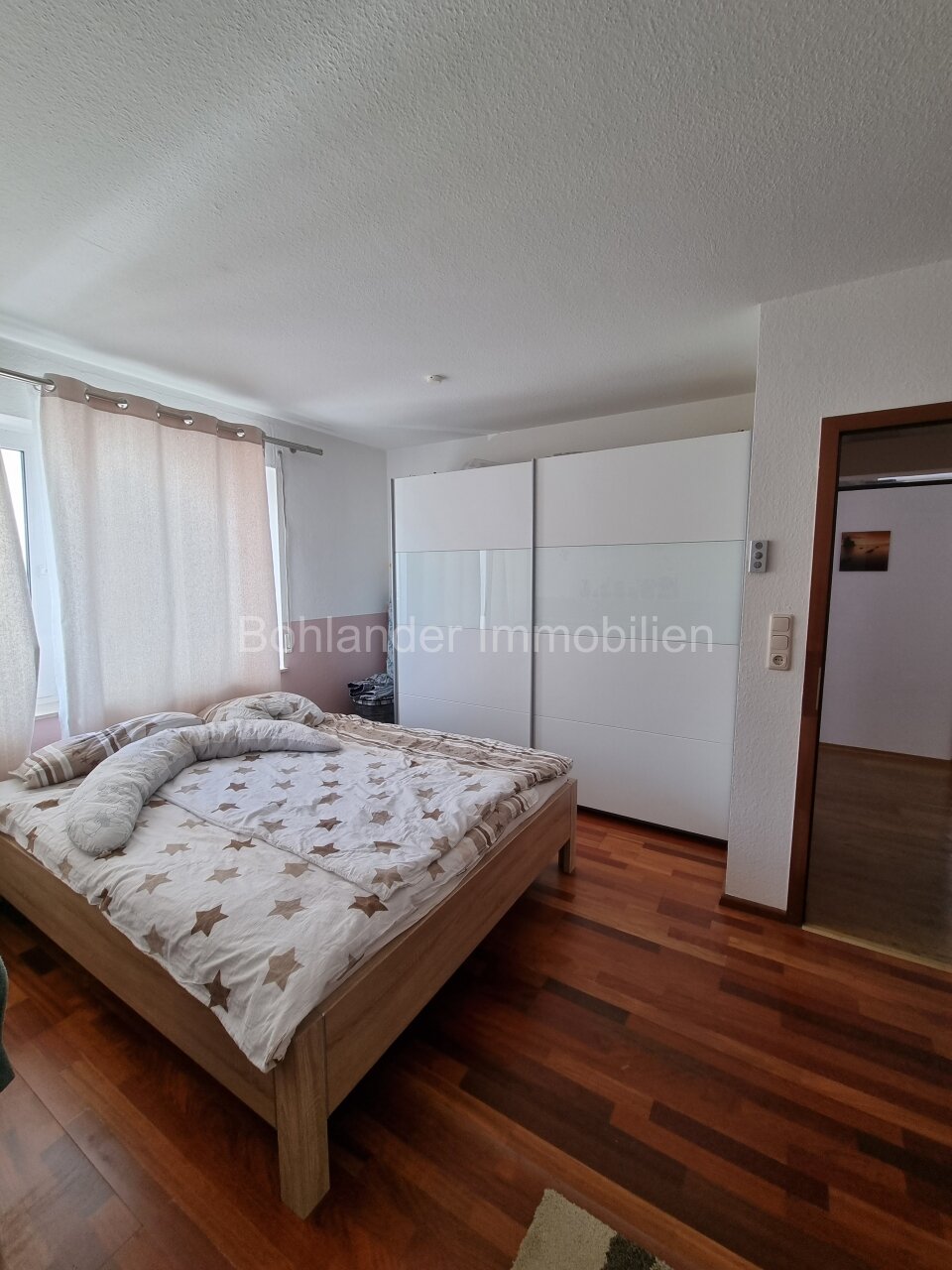 Gepflegtes 3-Familienhaus mit Garten und Garage in ruhiger Lage