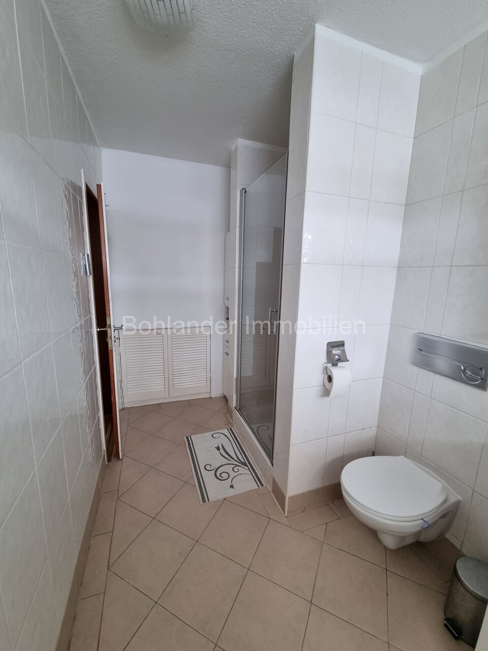 Gepflegtes 3-Familienhaus mit Garten und Garage in ruhiger Lage