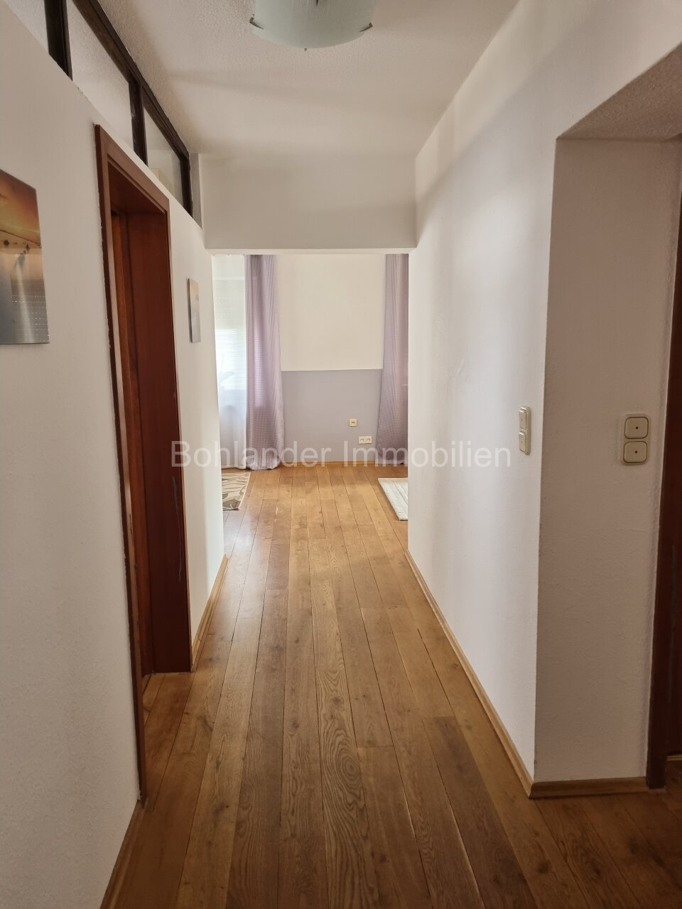 Gepflegtes 3-Familienhaus mit Garten und Garage in ruhiger Lage