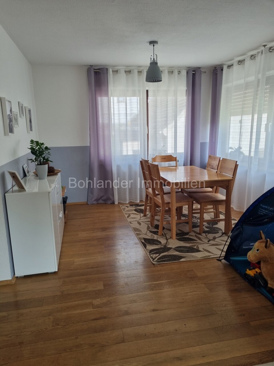 Gepflegtes 3-Familienhaus mit Garten und Garage in ruhiger Lage