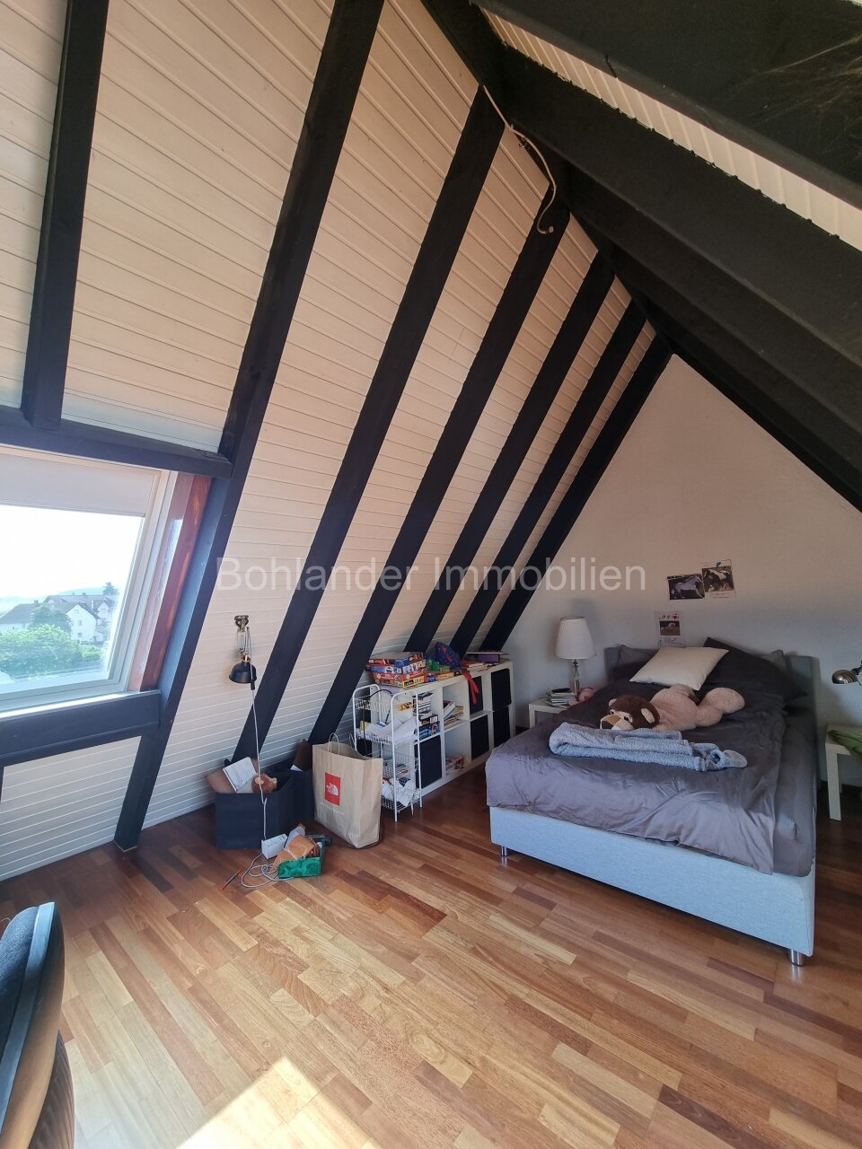 Gepflegtes 3-Familienhaus mit Garten und Garage in ruhiger Lage