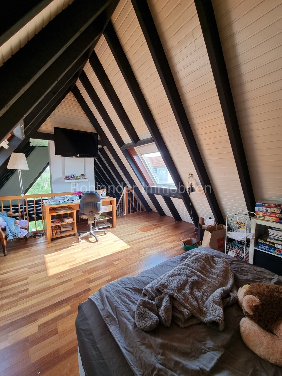 Gepflegtes 3-Familienhaus mit Garten und Garage in ruhiger Lage