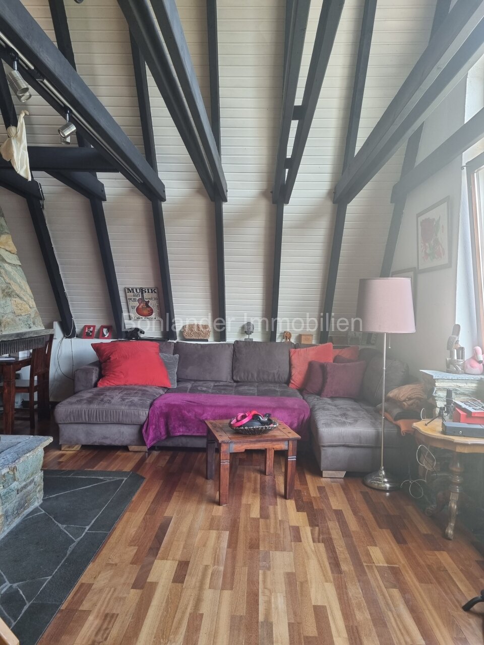 Gepflegtes 3-Familienhaus mit Garten und Garage in ruhiger Lage