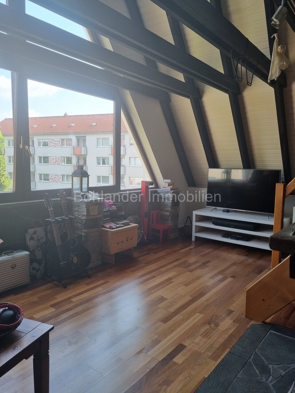 Gepflegtes 3-Familienhaus mit Garten und Garage in ruhiger Lage