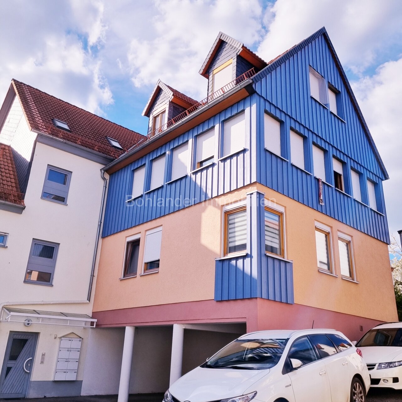 Helle 2-Zimmer-Wohnung in ruhiger Lage mit 2 Stellplätzen