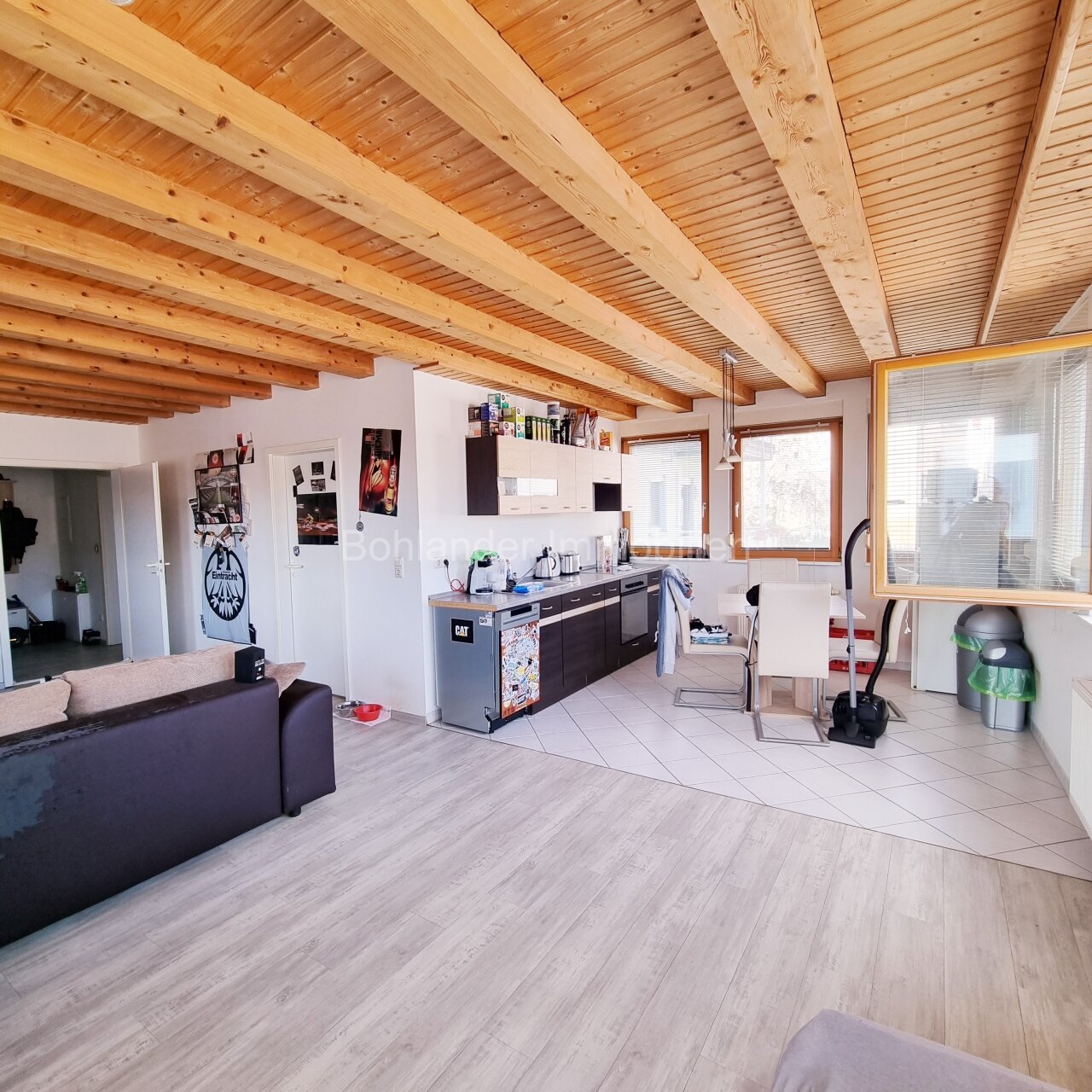 Helle 2-Zimmer-Wohnung in ruhiger Lage mit 2 Stellplätzen