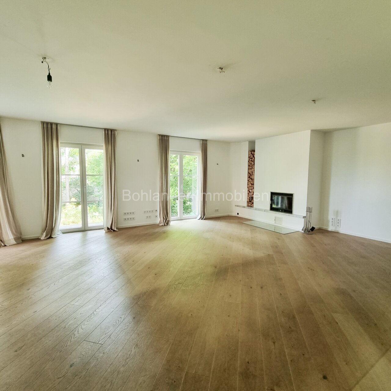 Lerchesberg, moderne Maisonette-Whg. mit 6 Zimmern und Garten