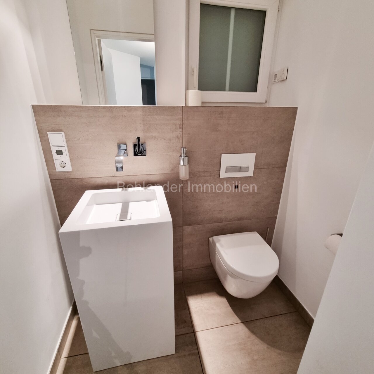 Lerchesberg, moderne Maisonette-Whg. mit 6 Zimmern und Garten