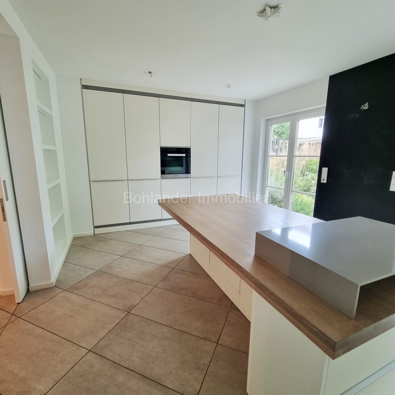 Lerchesberg, moderne Maisonette-Whg. mit 6 Zimmern und Garten