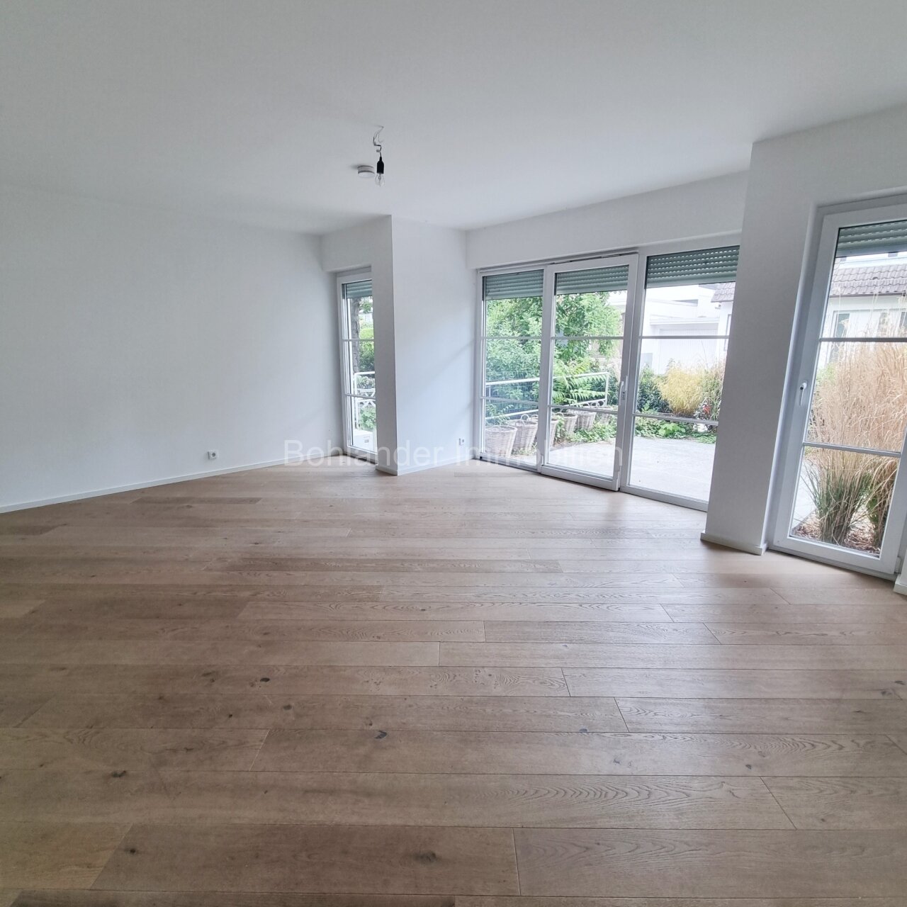 Lerchesberg, moderne Maisonette-Whg. mit 6 Zimmern und Garten