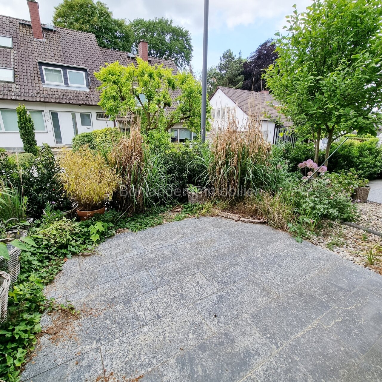 Lerchesberg, moderne Maisonette-Whg. mit 6 Zimmern und Garten