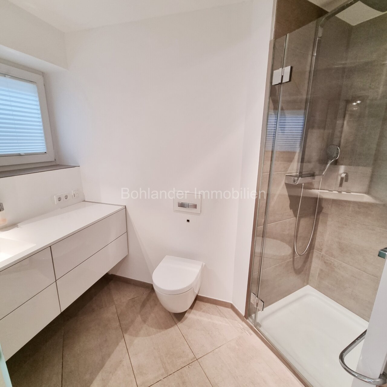 Lerchesberg, moderne Maisonette-Whg. mit 6 Zimmern und Garten