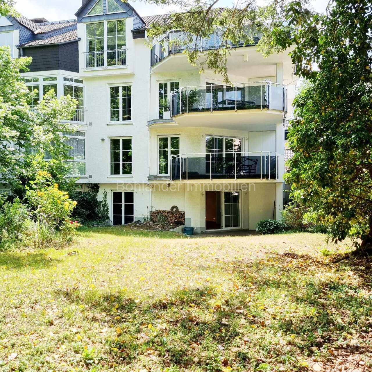 Lerchesberg, moderne Maisonette-Whg. mit 6 Zimmern und Garten