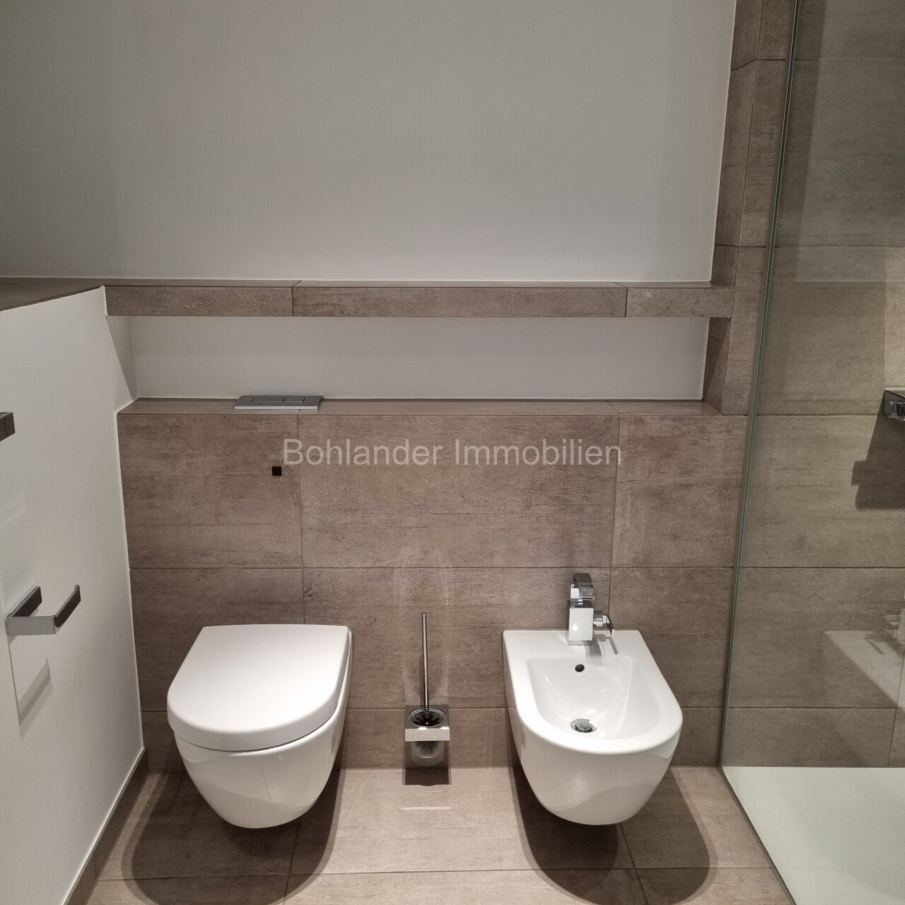 Lerchesberg, moderne Maisonette-Whg. mit 6 Zimmern und Garten