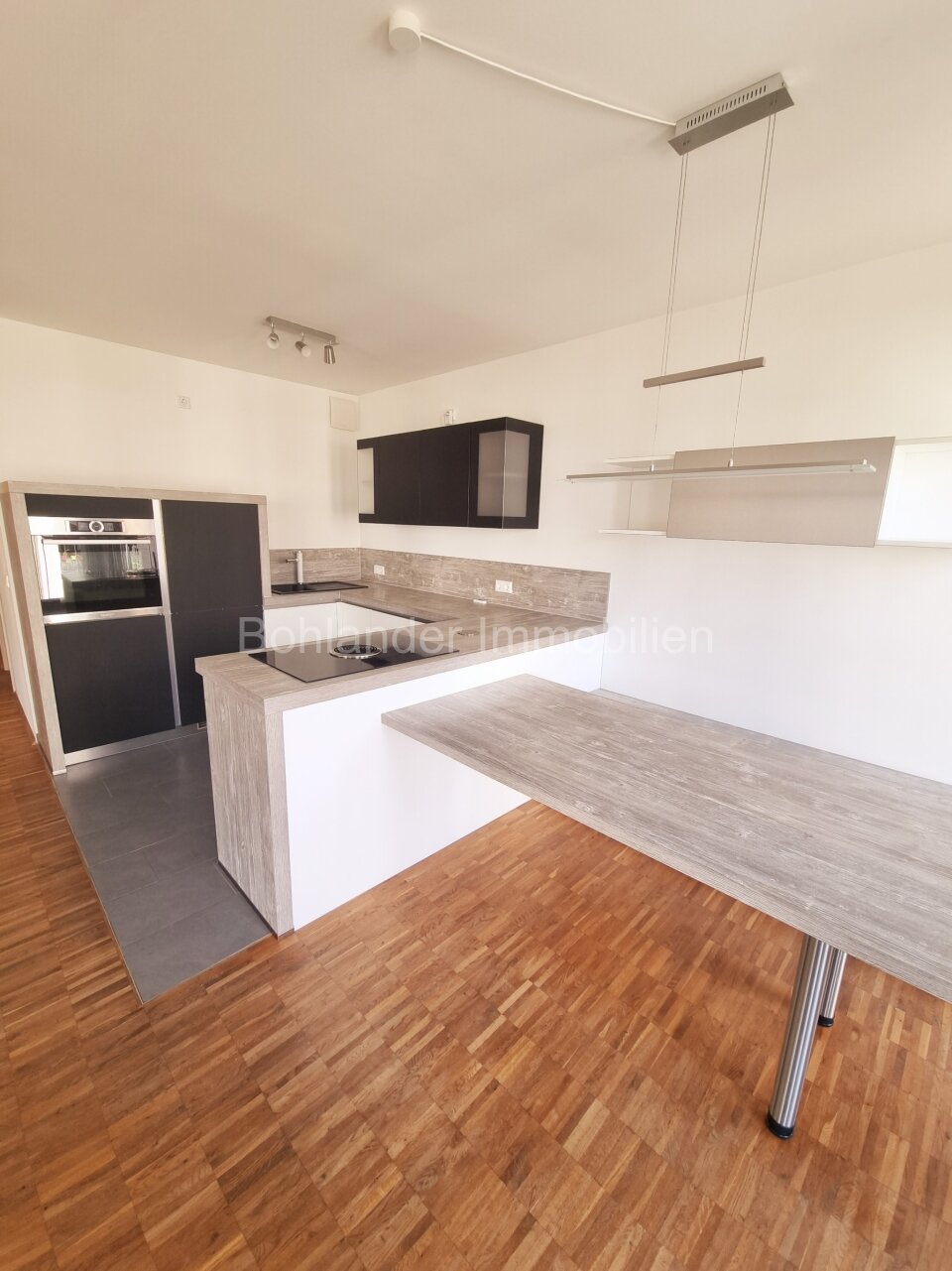 Moderne 4-Zimmer-Whg. mit Küche und TG Stellplatz "Im Galluspark"