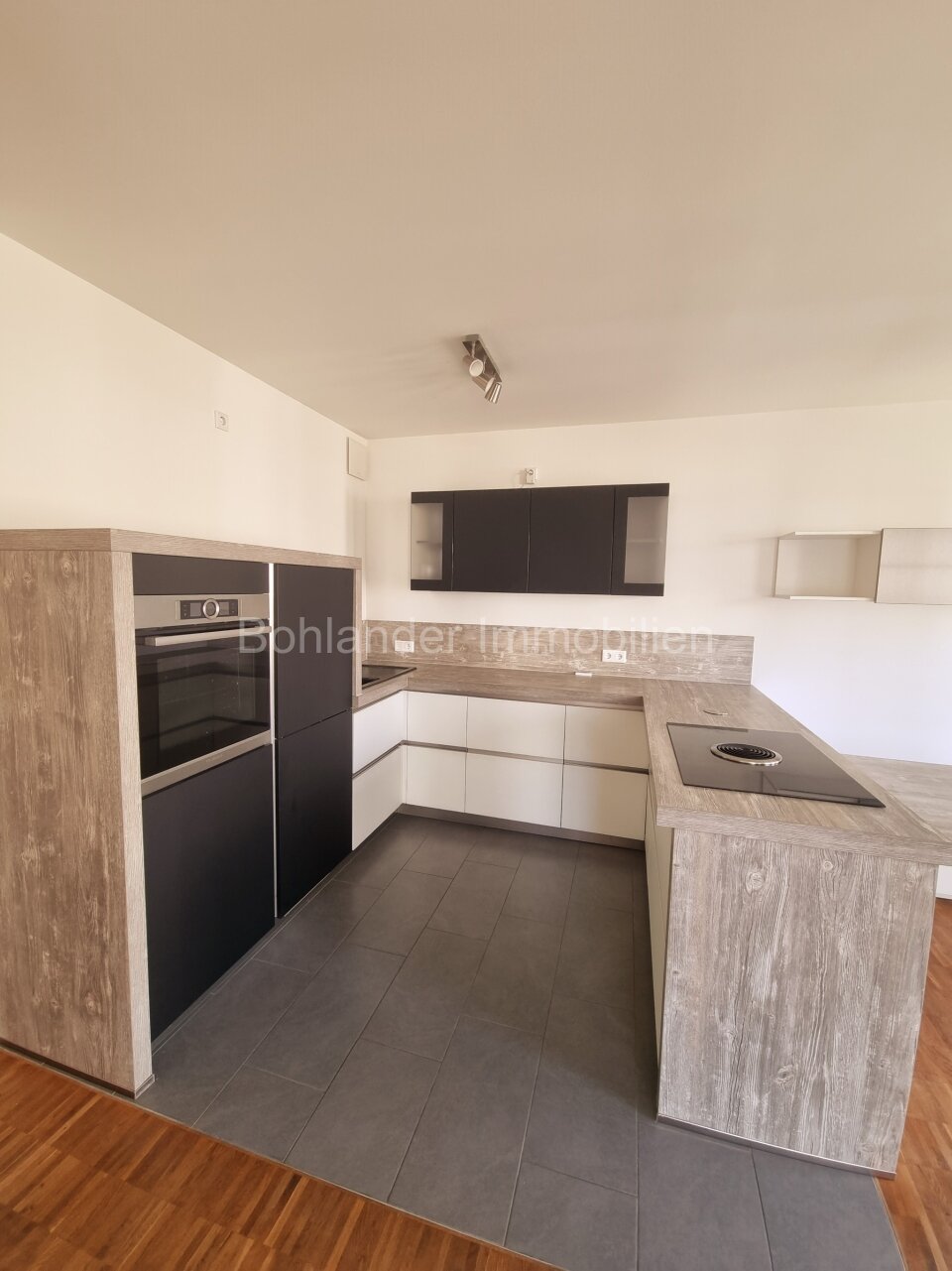 Moderne 4-Zimmer-Whg. mit Küche und TG Stellplatz "Im Galluspark"