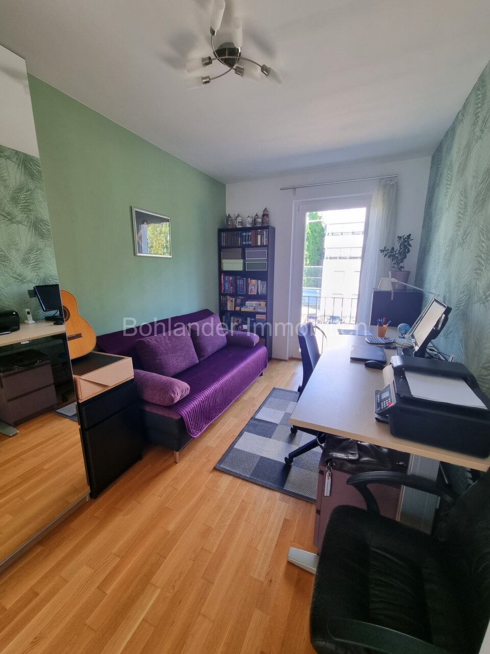 Moderne 3-Zimmer-Wohnung mit großem Sonnenbalkon inklusive Tiefgaragenplatz und Einbauküche