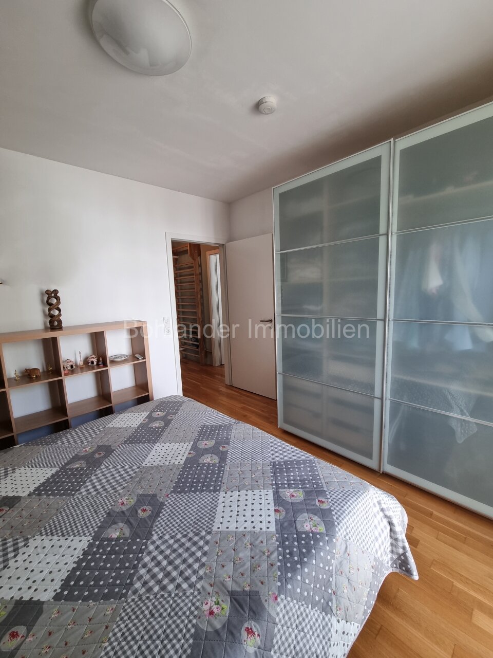 Moderne 3-Zimmer-Wohnung mit großem Sonnenbalkon inklusive Tiefgaragenplatz und Einbauküche