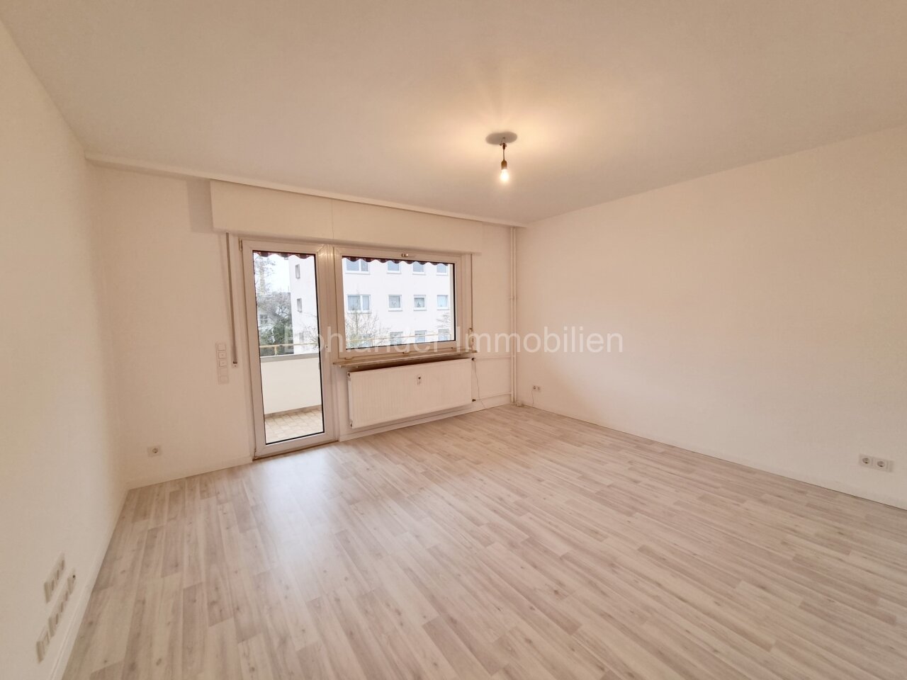 Sanierte 3-Zimmer-Wohnung in ruhiger Sackgassenlage mit separater Einzelgarage