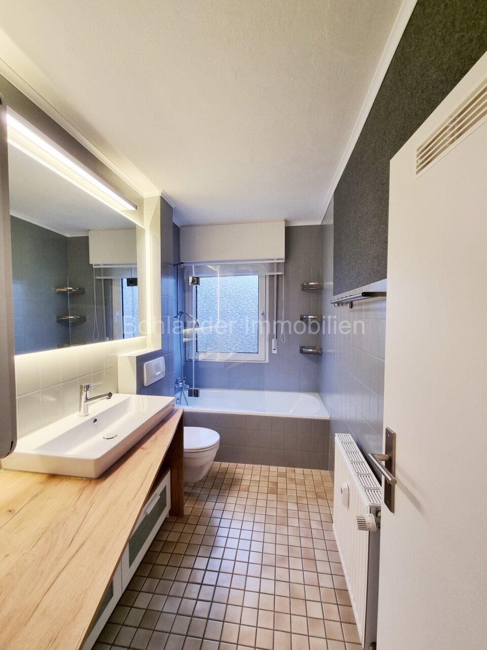 Sanierte 3-Zimmer-Wohnung in ruhiger Sackgassenlage mit separater Einzelgarage