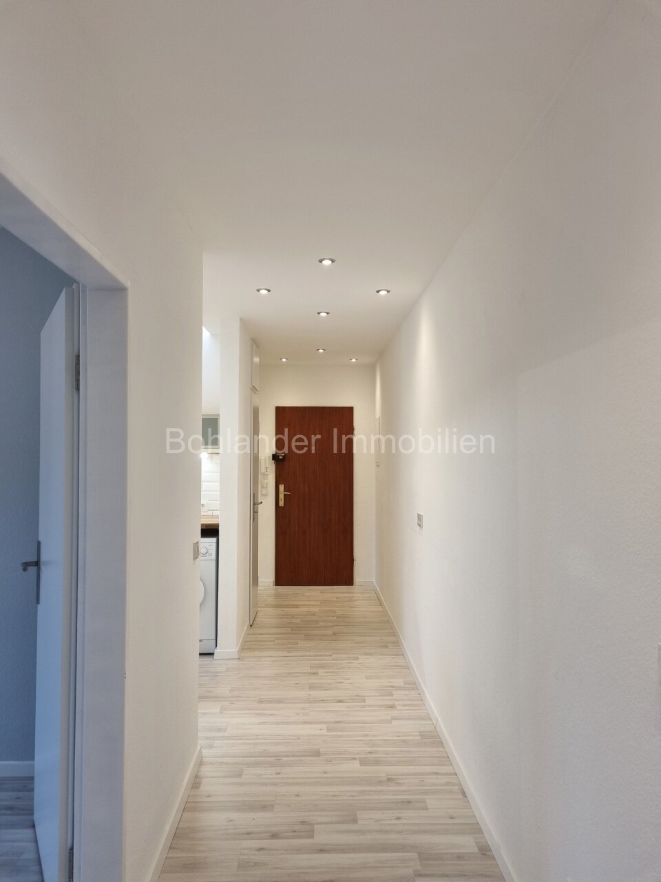 Sanierte 3-Zimmer-Wohnung in ruhiger Sackgassenlage mit separater Einzelgarage