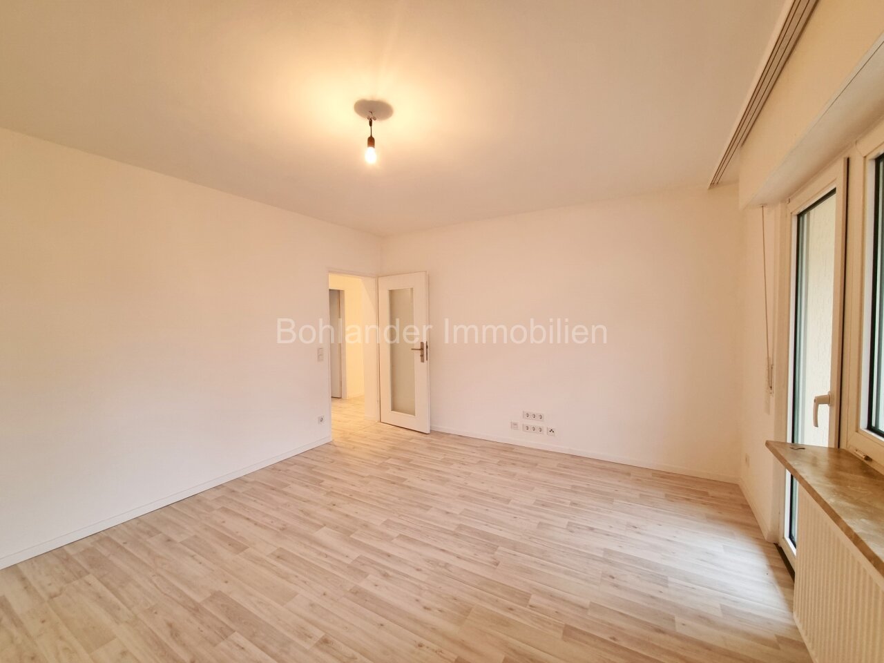 Sanierte 3-Zimmer-Wohnung in ruhiger Sackgassenlage mit separater Einzelgarage