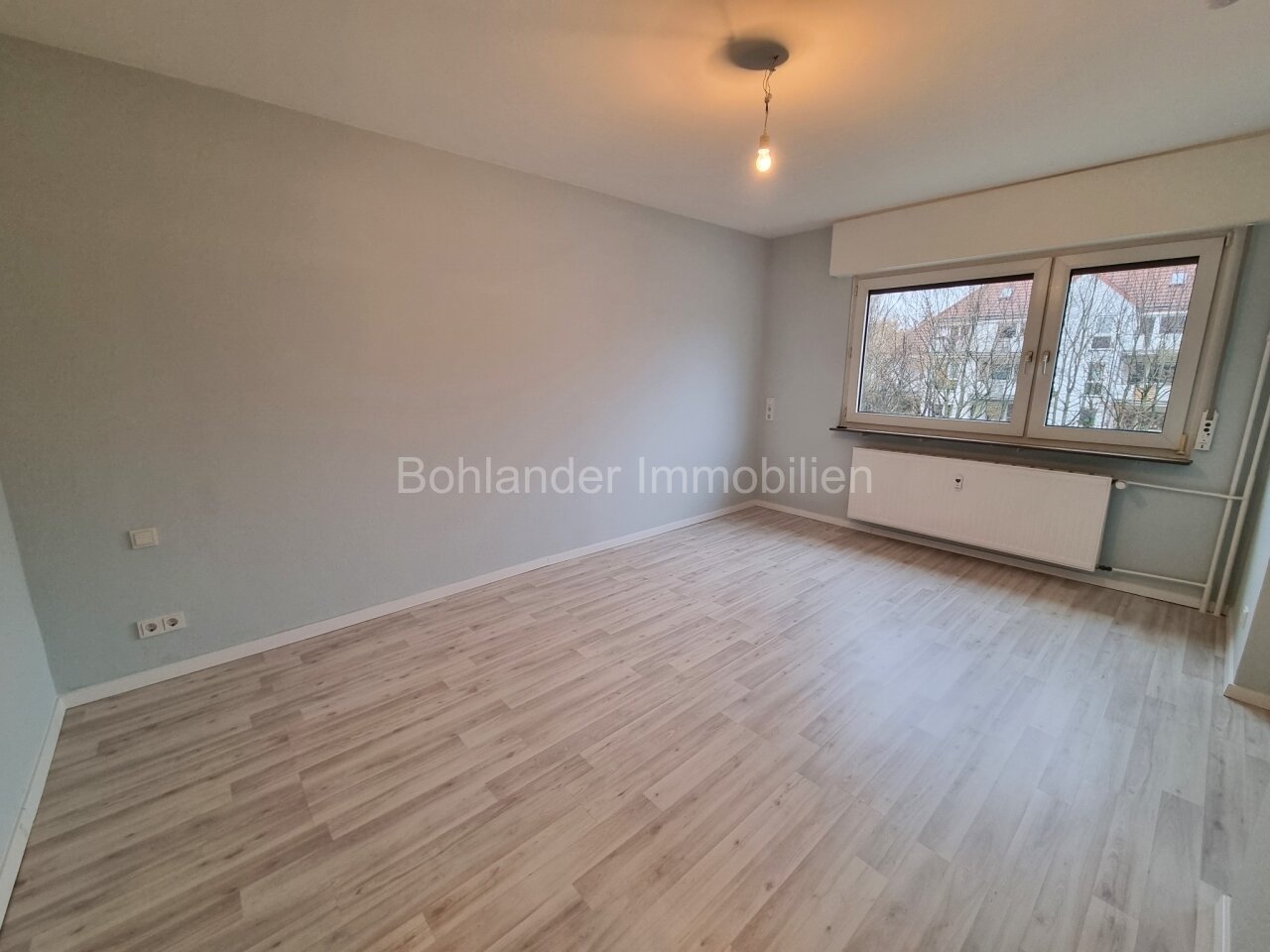 Sanierte 3-Zimmer-Wohnung in ruhiger Sackgassenlage mit separater Einzelgarage