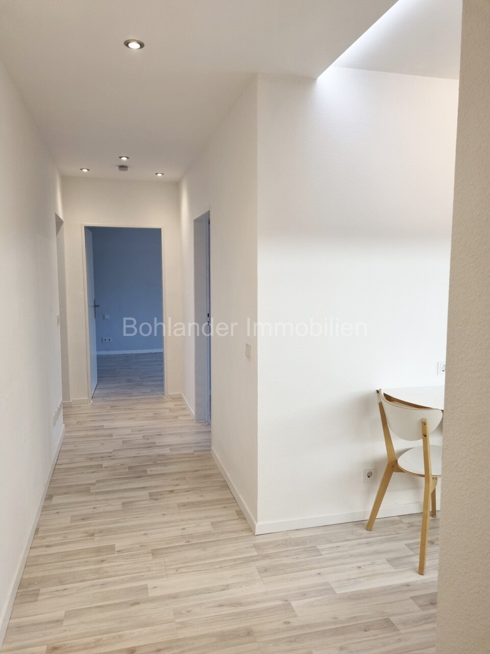 Sanierte 3-Zimmer-Wohnung in ruhiger Sackgassenlage mit separater Einzelgarage