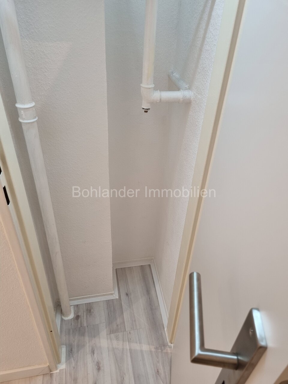 Sanierte 3-Zimmer-Wohnung in ruhiger Sackgassenlage mit separater Einzelgarage