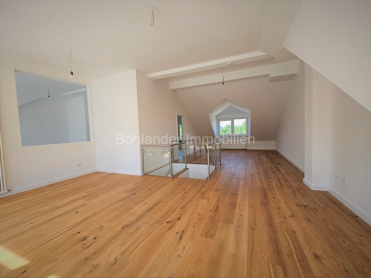 Sanierte Maisonette-Wohnung mit 2 Terrassen und Skylineblick