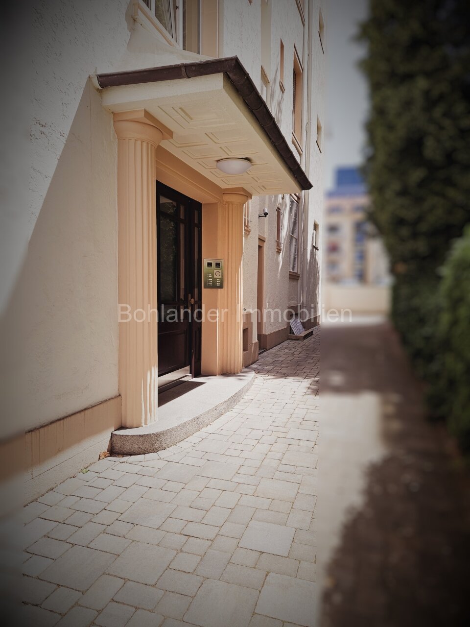 Sanierte Maisonette-Wohnung mit 2 Terrassen und Skylineblick