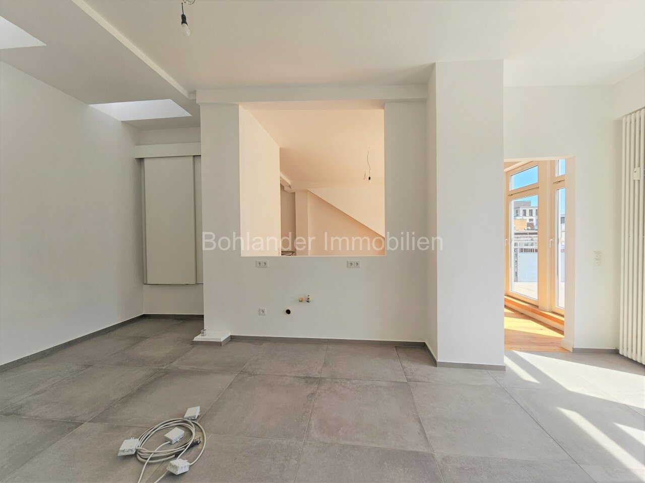 Sanierte Maisonette-Wohnung mit 2 Terrassen und Skylineblick