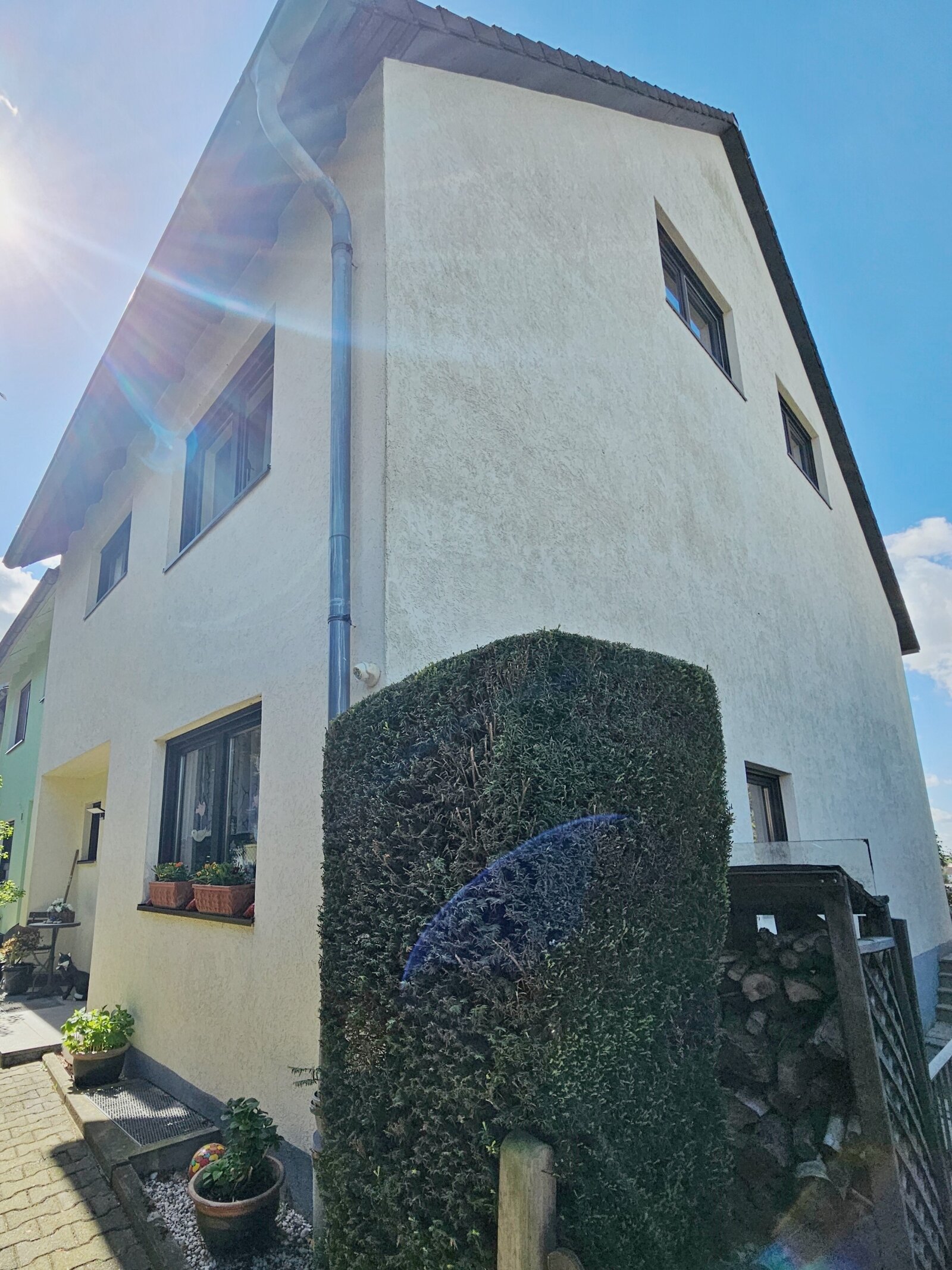 ***GERÄUMIGES REIHENECKHAUS MIT VIEL PLATZ INKL. SOLARANLAGE***