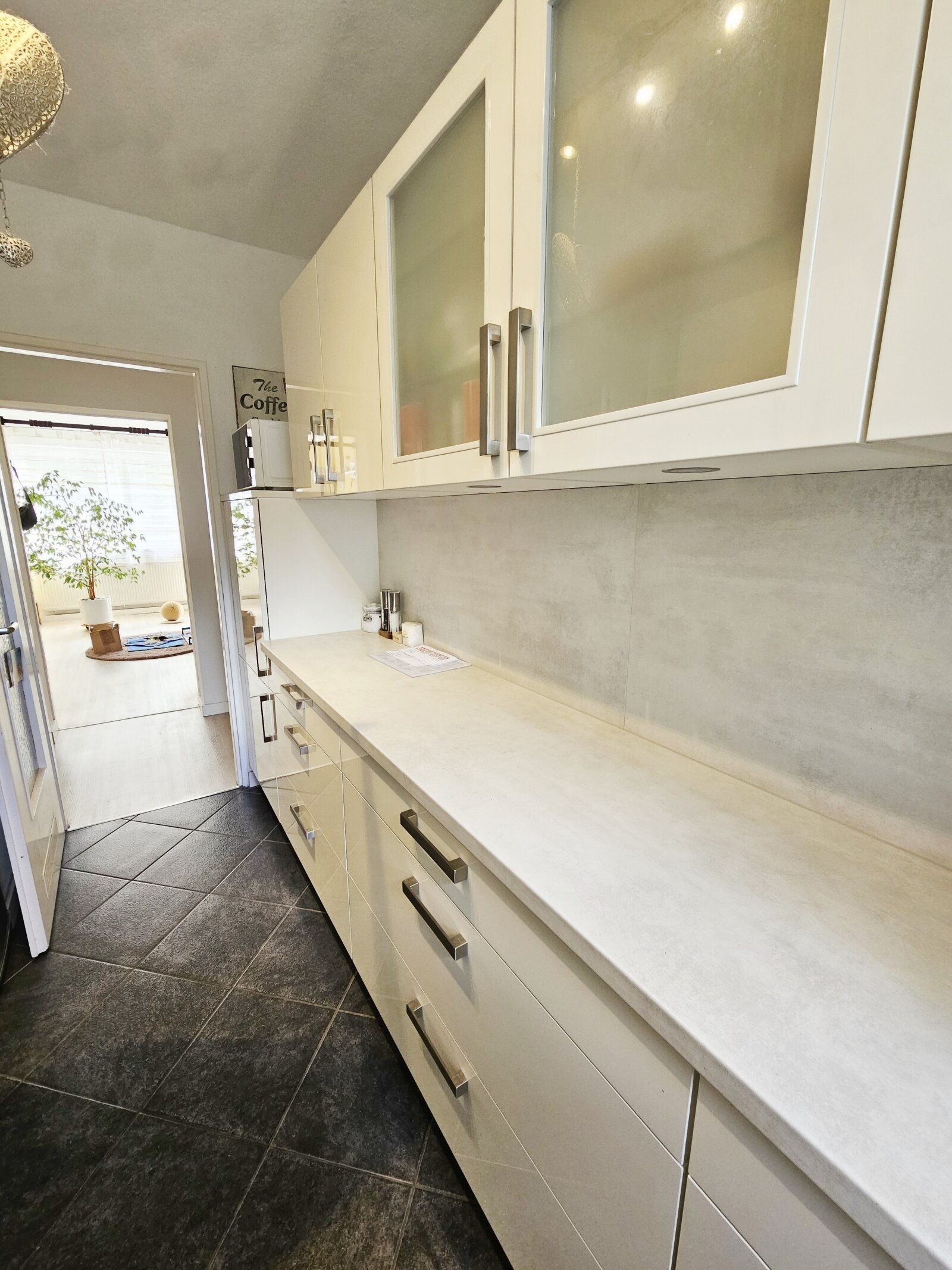 Moderne 3-Zimmer-Wohnung mit Einbauküche und Balkon