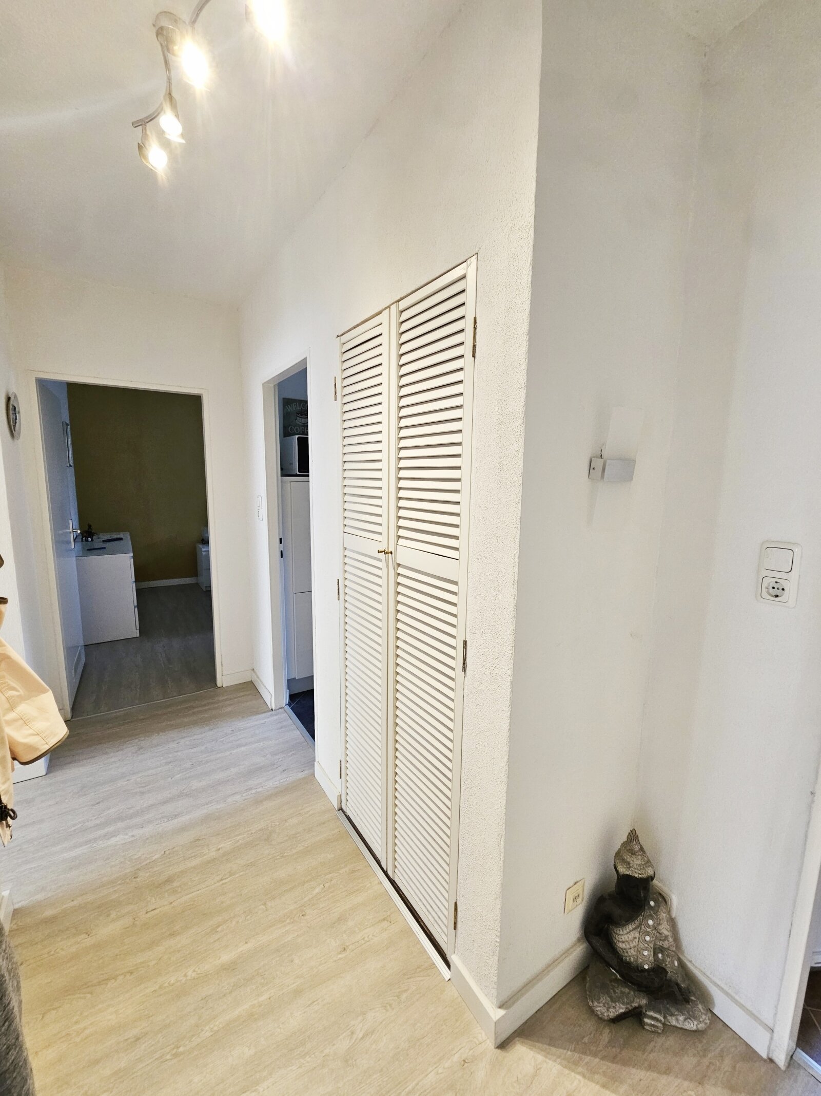 Moderne 3-Zimmer-Wohnung mit Einbauküche und Balkon