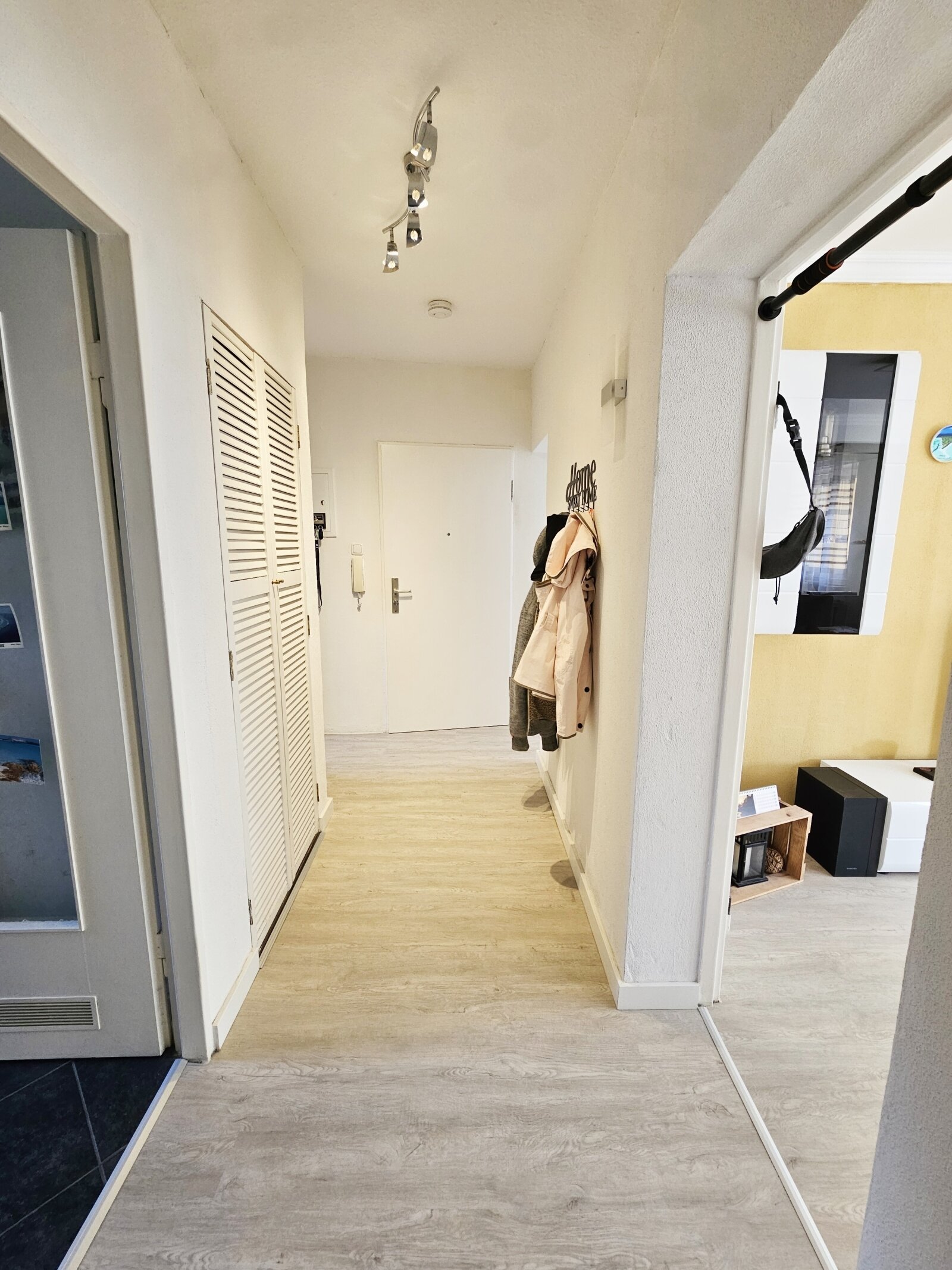 Moderne 3-Zimmer-Wohnung mit Einbauküche und Balkon