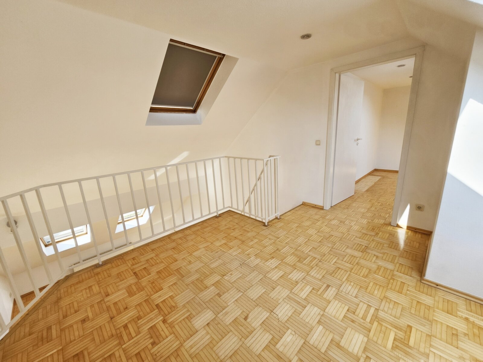Maisonettewohnung mit 3,5 Zimmern, Balkon, inkl. Garage und Außenstellplatz