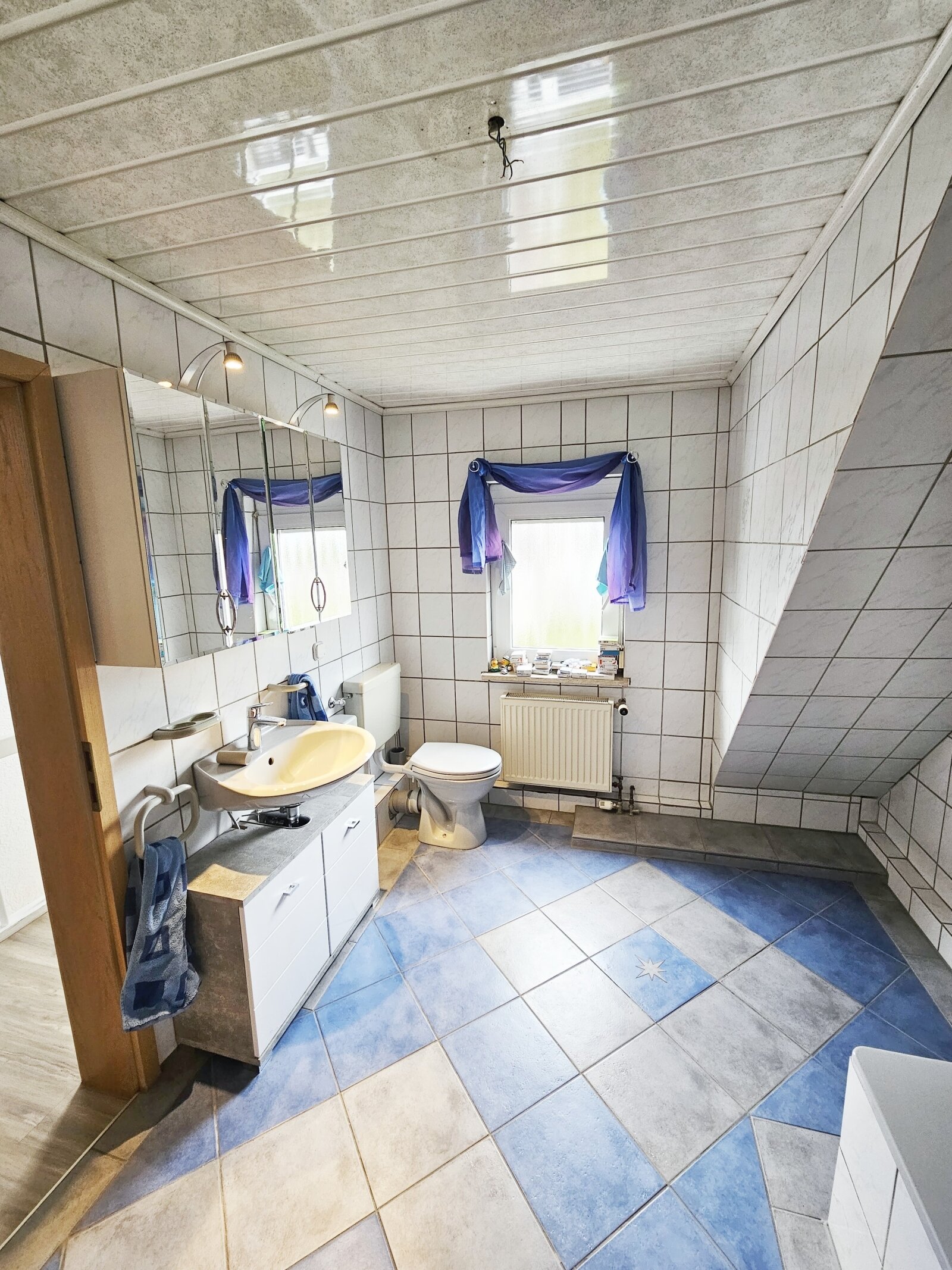 Freistehendes 1-2 Familienhaus mit schönem Garten in ruhiger Lage von Groß-Auheim