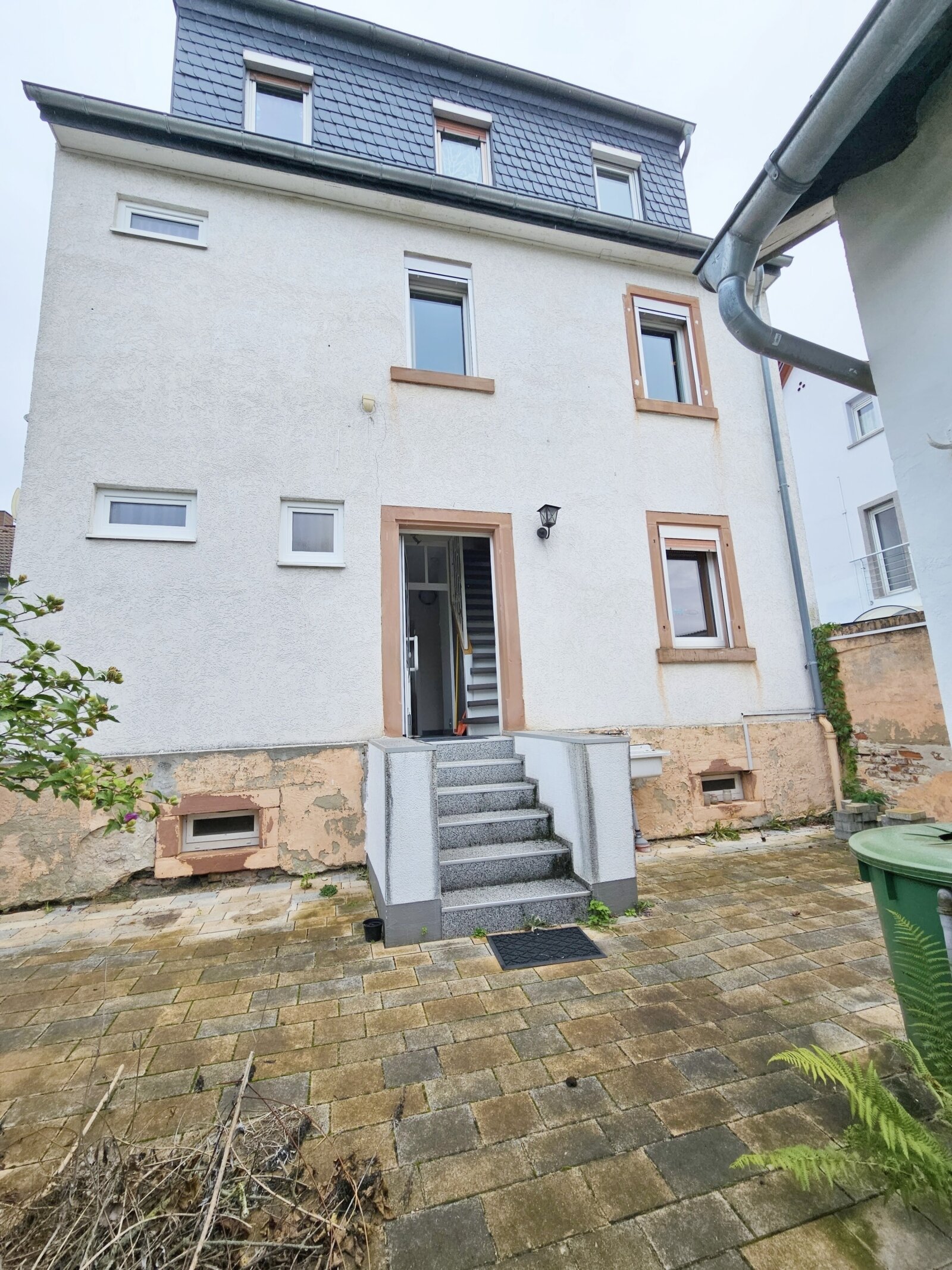 Freistehendes 1-2 Familienhaus mit schönem Garten in ruhiger Lage von Groß-Auheim