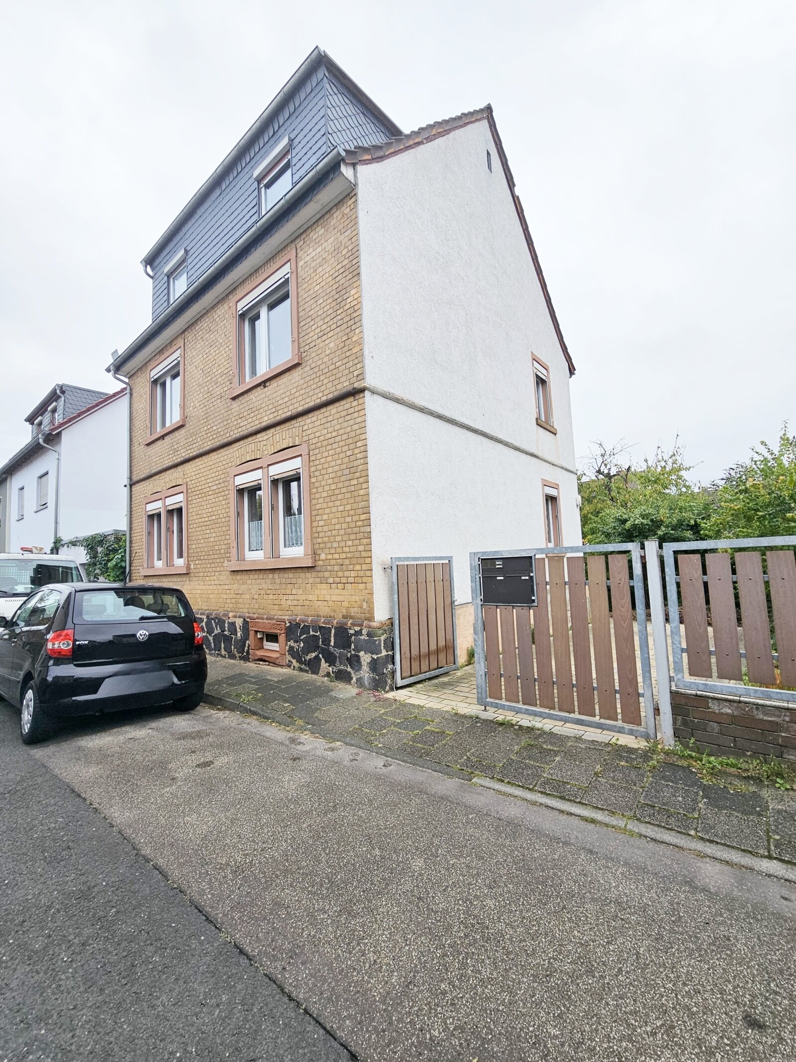 Freistehendes 1-2 Familienhaus mit schönem Garten in ruhiger Lage von Groß-Auheim