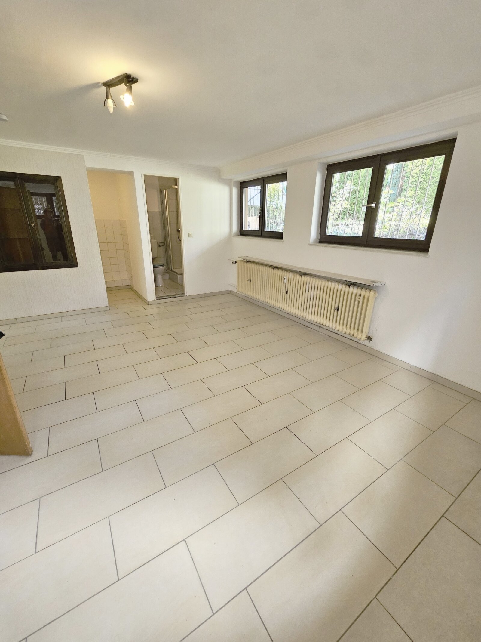 Gepflegtes Zweifamilienhaus mit Garage in ruhiger Sackgassenlage