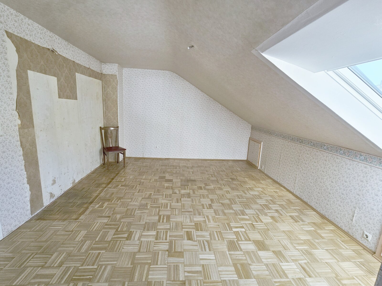 Gepflegtes Zweifamilienhaus mit Garage in ruhiger Sackgassenlage