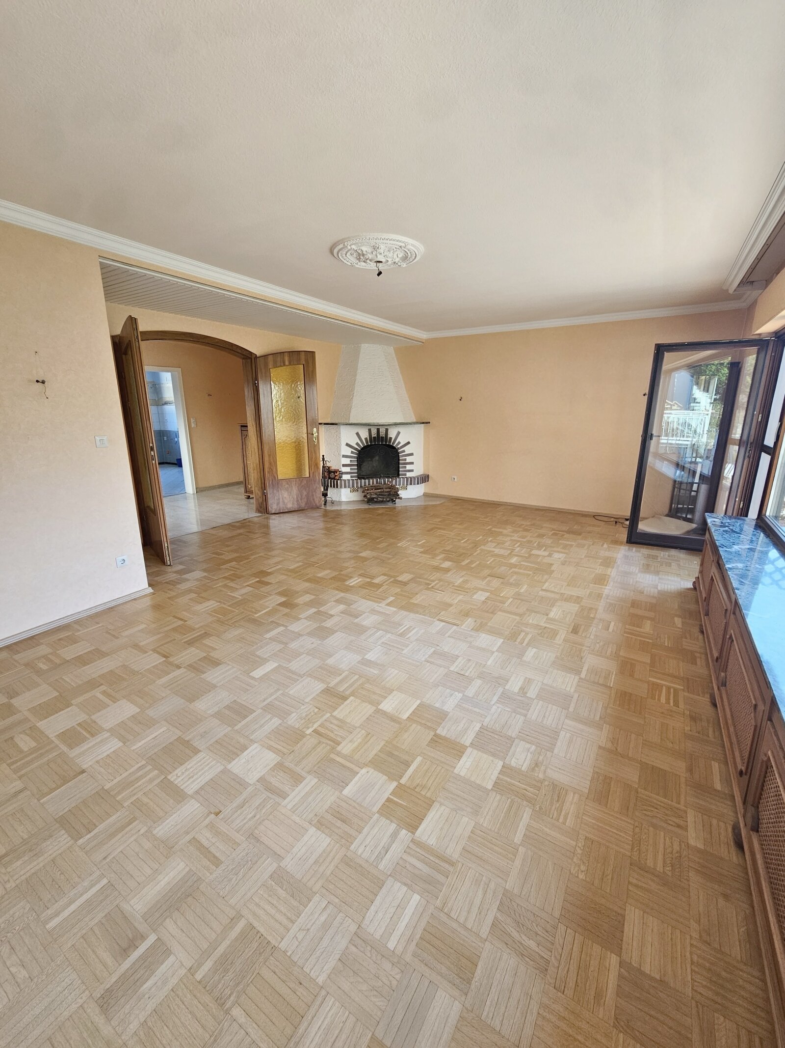 Gepflegtes Zweifamilienhaus mit Garage in ruhiger Sackgassenlage