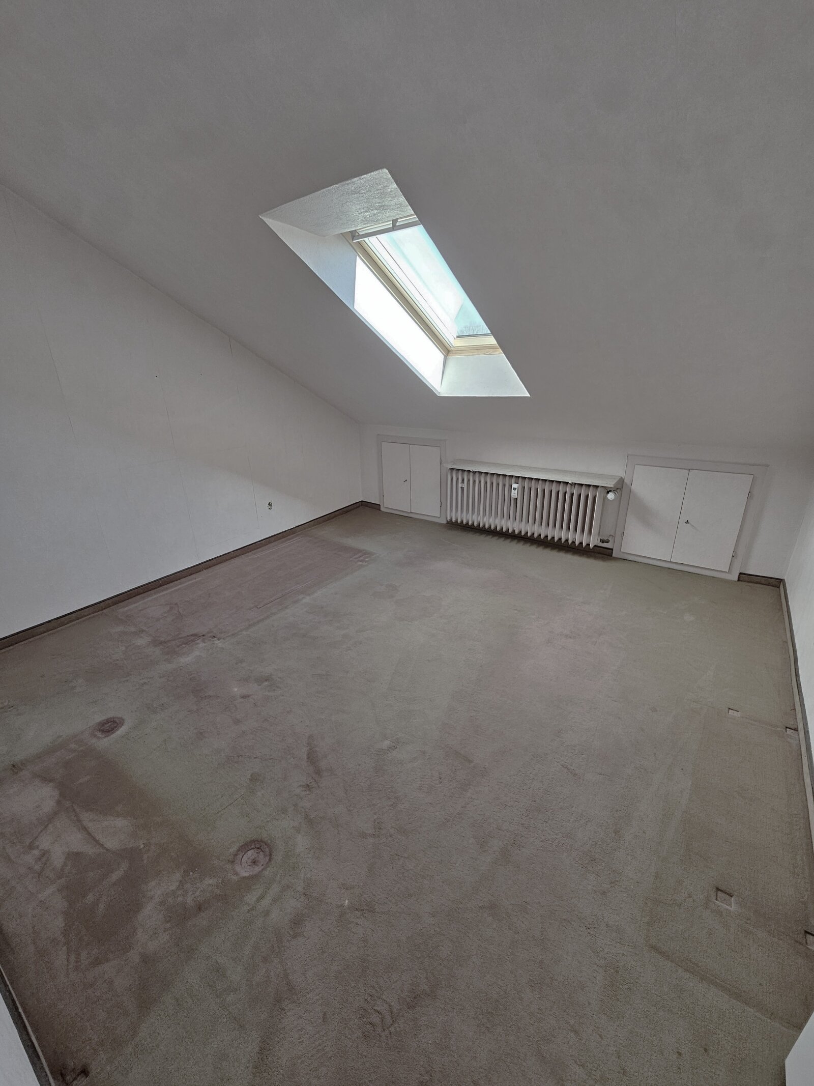 Gepflegtes Zweifamilienhaus mit Garage in ruhiger Sackgassenlage