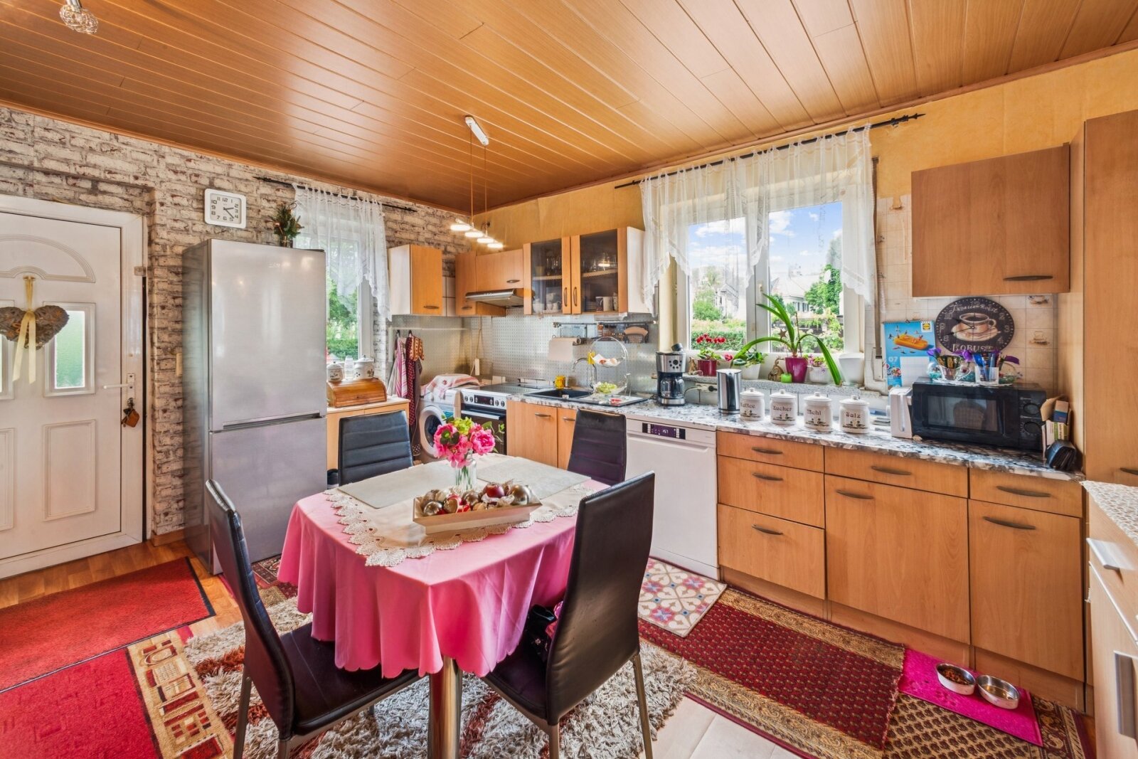 2 Häuser – unzählige Möglichkeiten: Familienidyll oder Mehrgenerationenwohnen