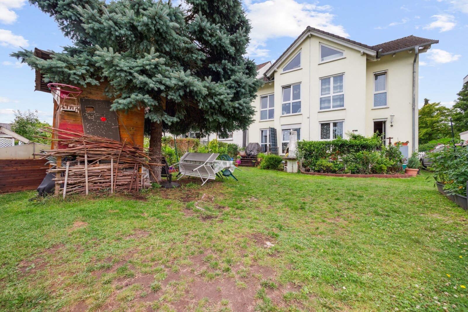 2 Häuser – unzählige Möglichkeiten: Familienidyll oder Mehrgenerationenwohnen