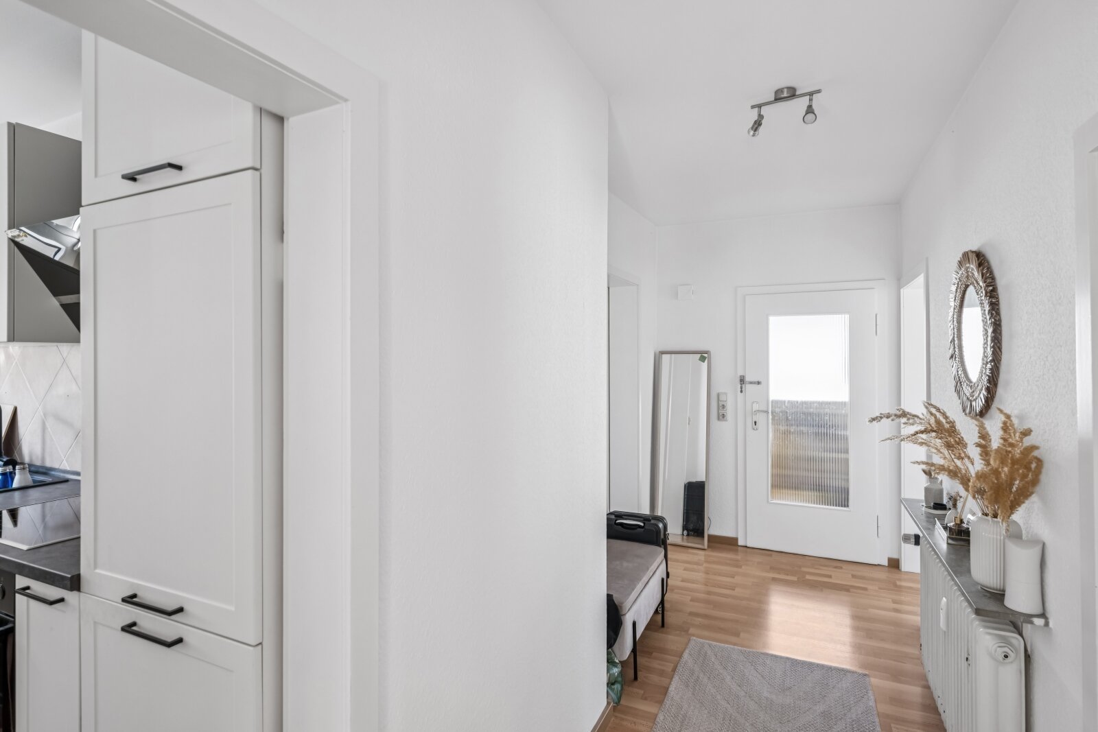 ***Modernisiertes Wohnhaus mit 3 Wohneinheiten, großem Garten und Doppelgarage***