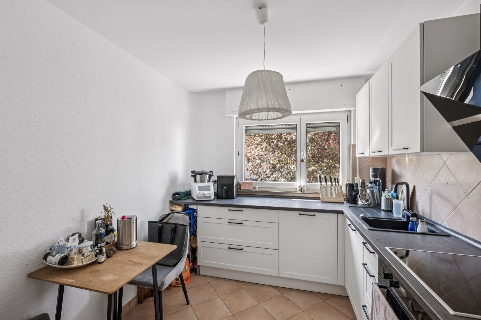 ***Modernisiertes Wohnhaus mit 3 Wohneinheiten, großem Garten und Doppelgarage***