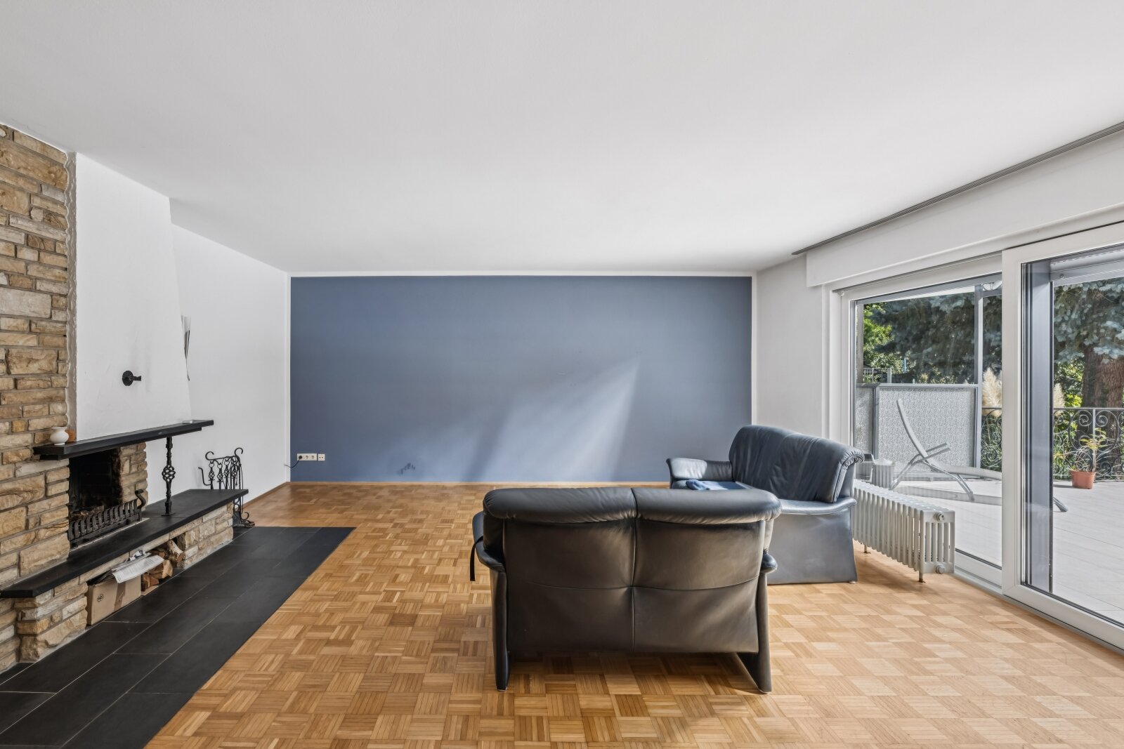***Modernisiertes Wohnhaus mit 3 Wohneinheiten, großem Garten und Doppelgarage***
