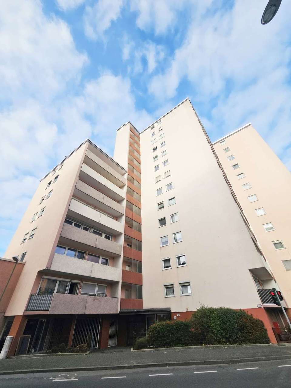 2-Zimmer-Wohnung mit Stellplatz in zentraler Wohnlage von OF